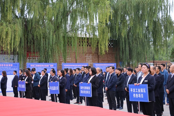 市委副書記、市長(zhǎng)王奮彥帶隊(duì)觀摩督查公司項(xiàng)目建設(shè)工作(圖4)