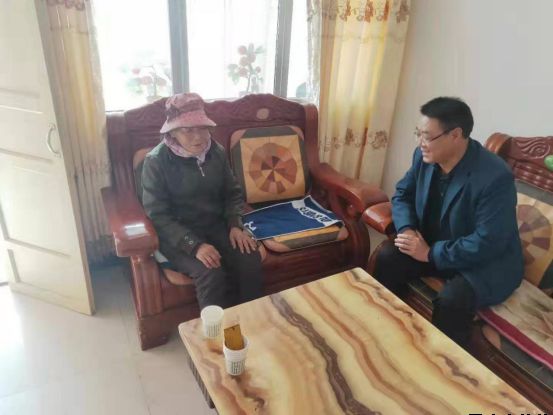 平?jīng)鲢垂鹃_展“踐行初心使命，助推脫貧攻堅(jiān)”主題黨日活動(dòng)(圖5)